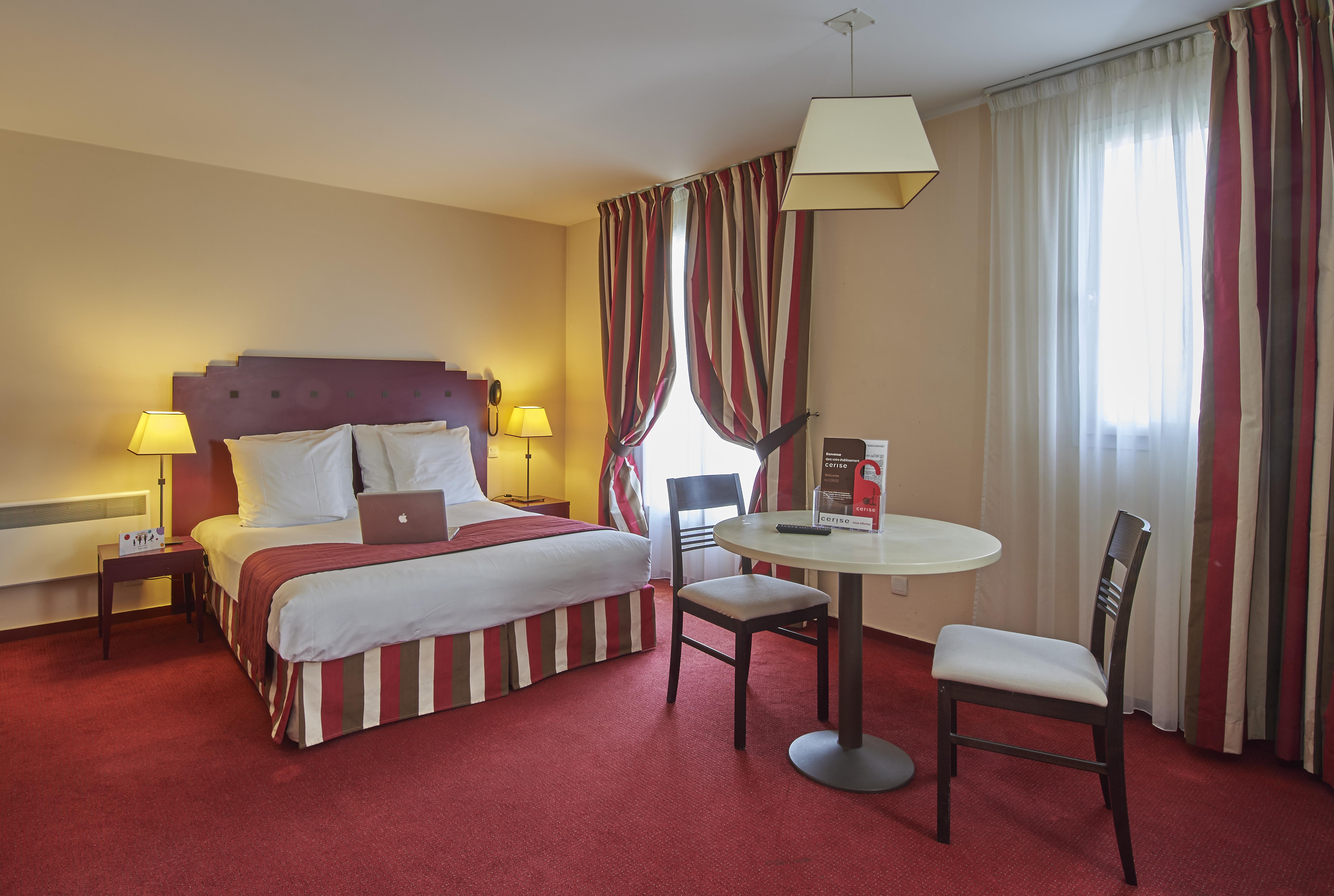 Hotel Cerise Chatou Luaran gambar