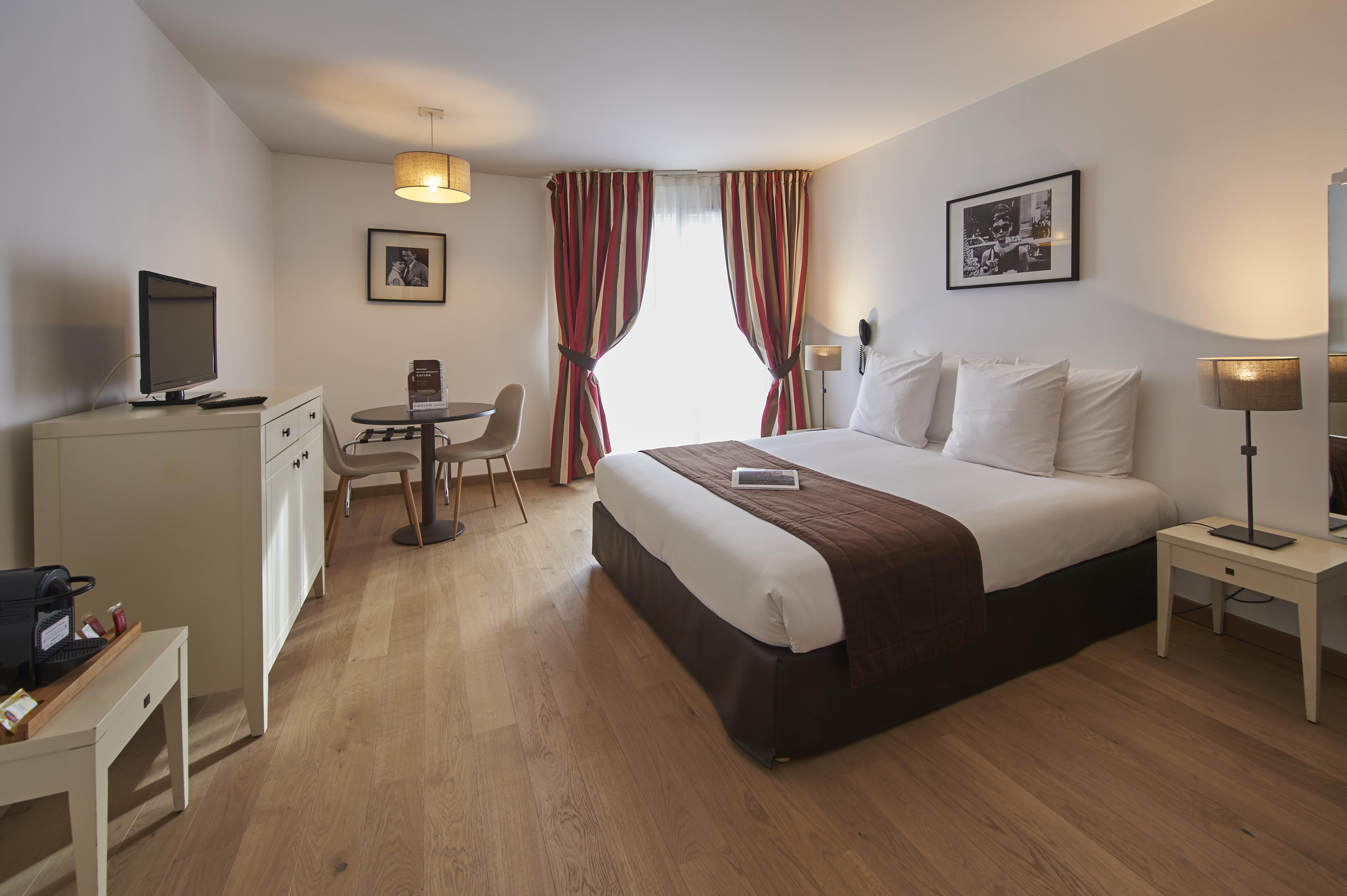 Hotel Cerise Chatou Luaran gambar