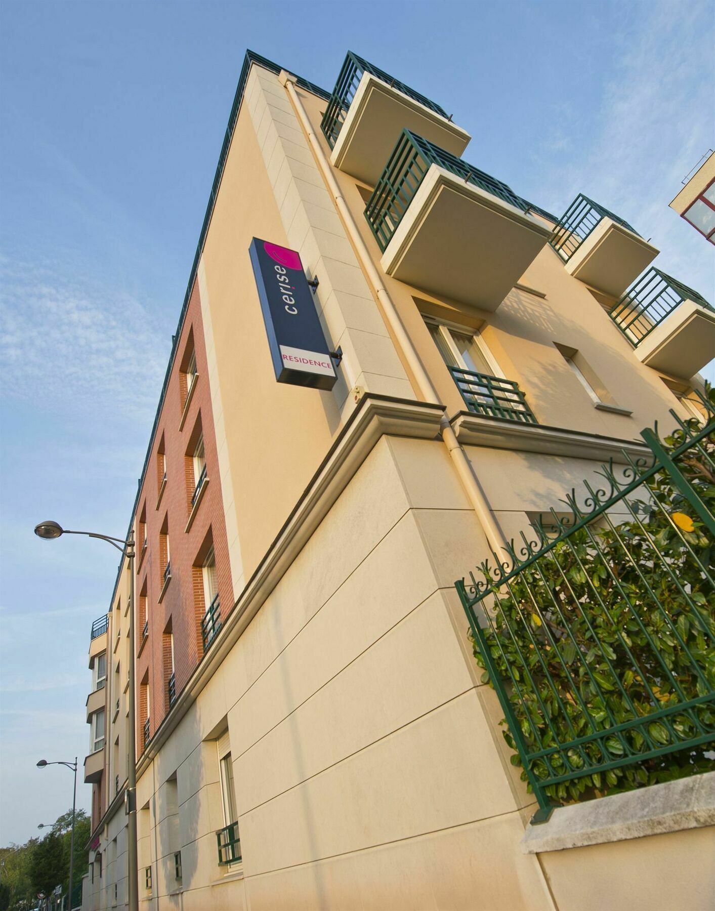 Hotel Cerise Chatou Luaran gambar