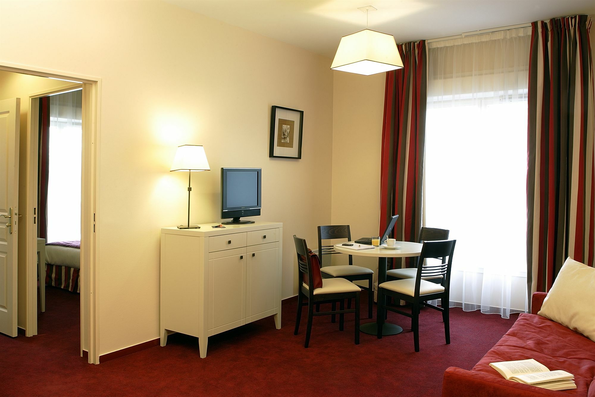Hotel Cerise Chatou Luaran gambar