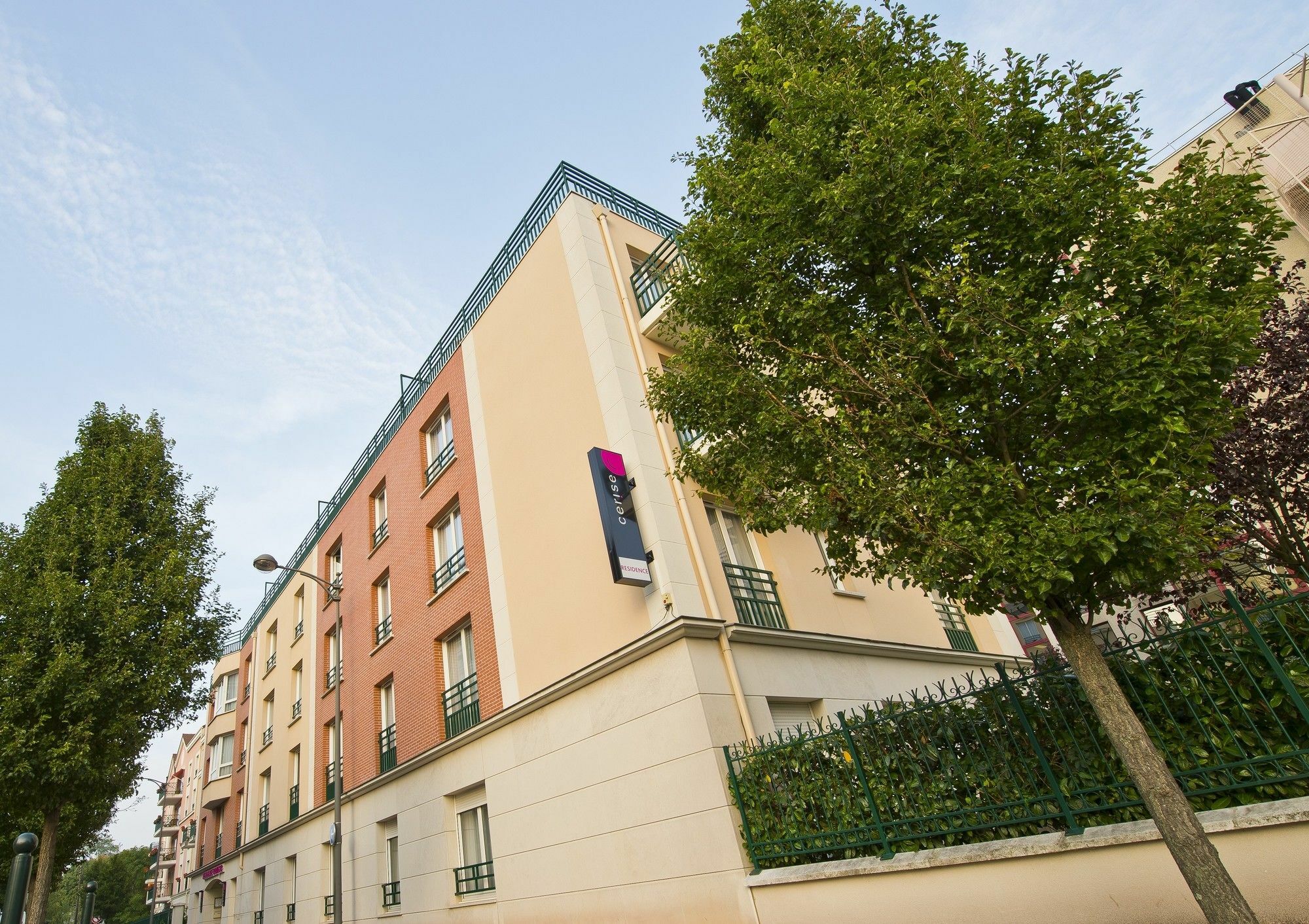 Hotel Cerise Chatou Luaran gambar