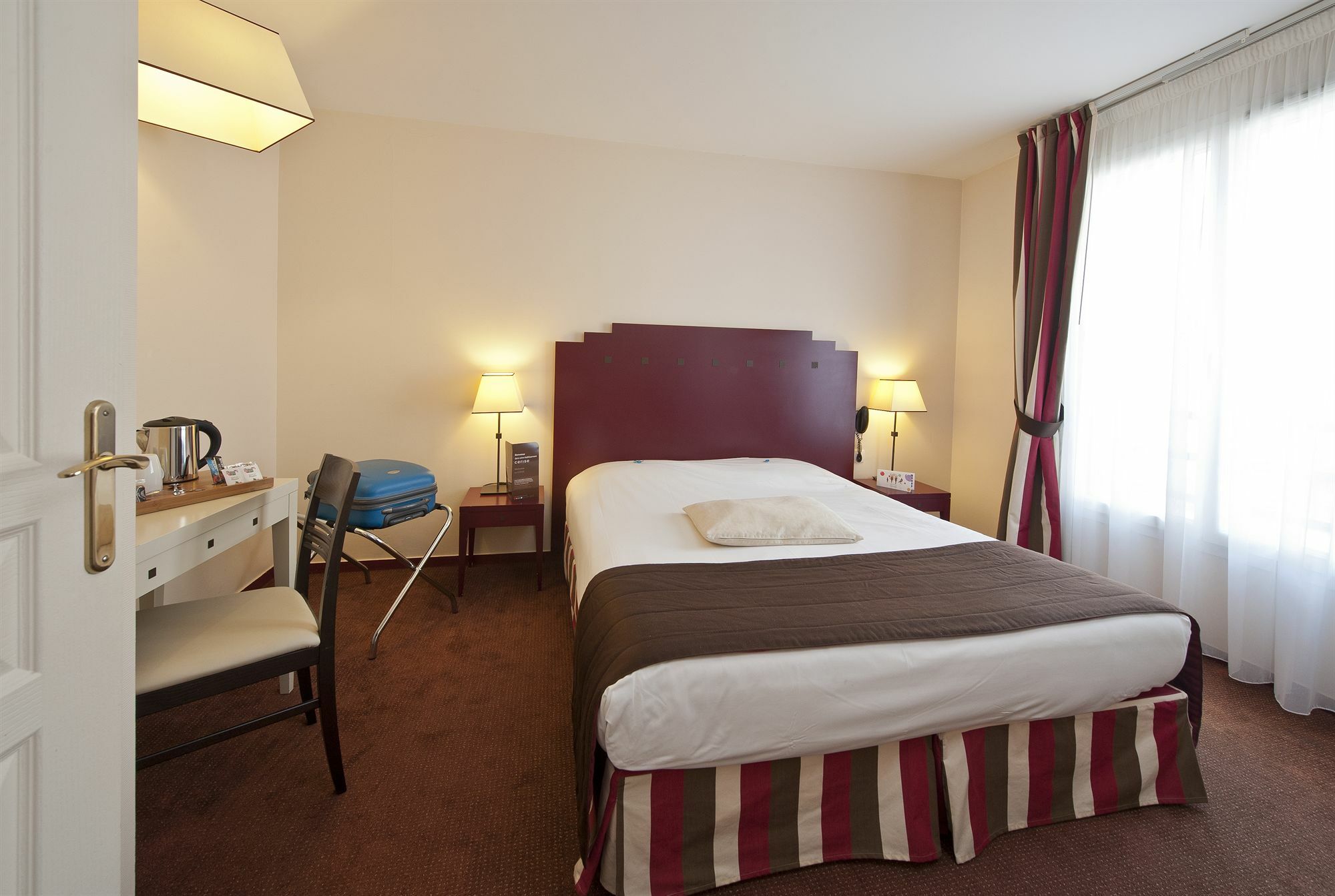 Hotel Cerise Chatou Luaran gambar